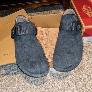 Chaco Black Suede Booties sz 9